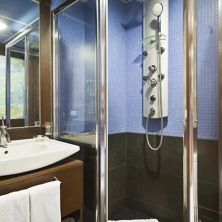 Ginosi Basics Centric Apartel Apartament Castelldefels