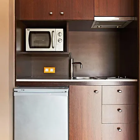 Ginosi Basics Centric Apartel Apartament *