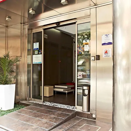 Ginosi Basics Centric Apartel Apartament Castelldefels